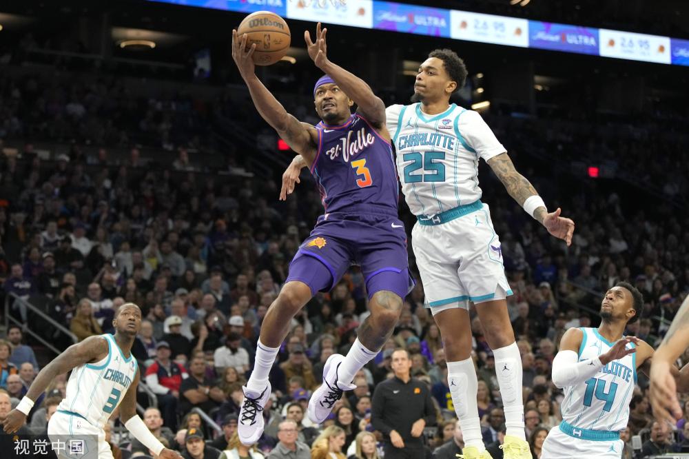 安东尼希望留在皇家贝蒂斯，曼联要求超过三千万英镑转会费.