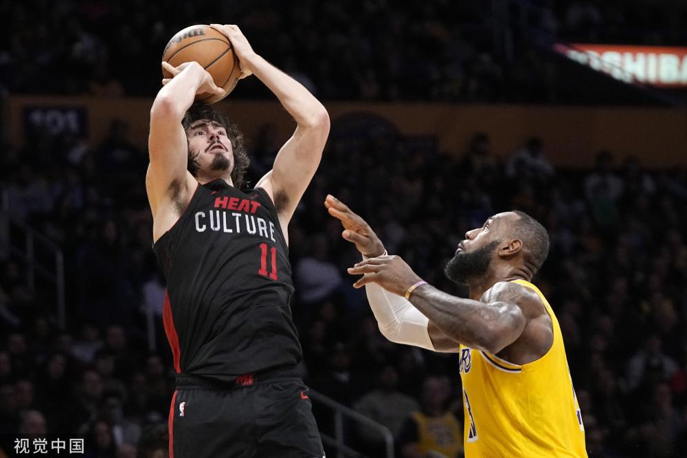 冲入球场 冲入球场